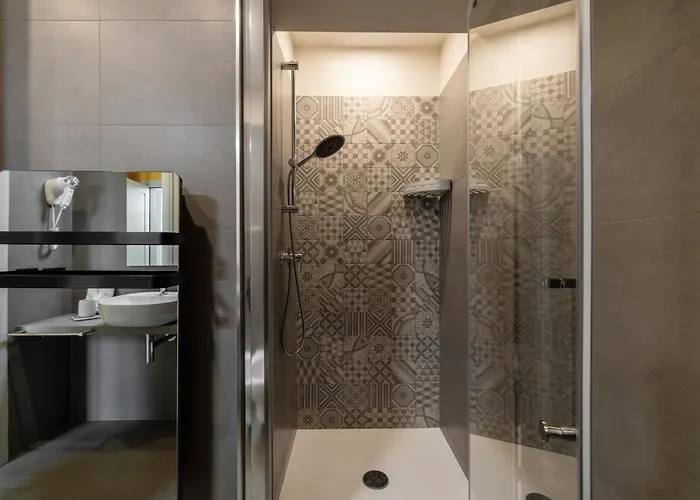 Elvezia מלון קנוביו